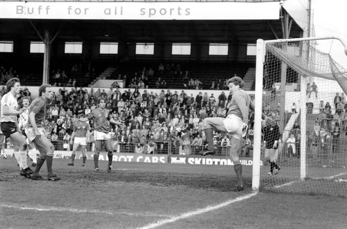 Framed Print : Bolton Wanderers 0 v. Crystal Palace 0. April 1982 MF06-36-037 Local Caption