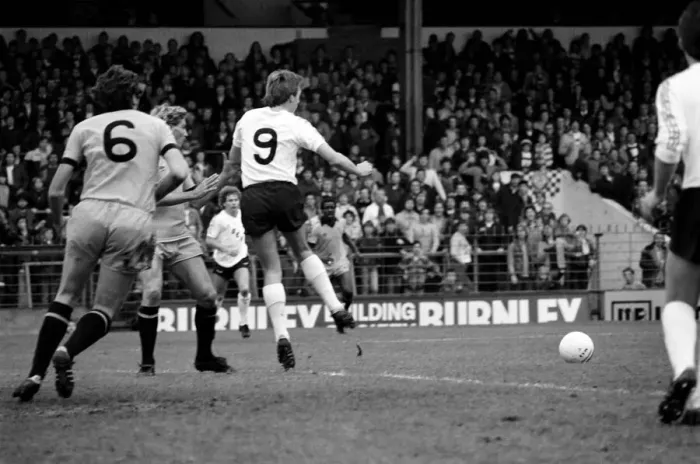 Framed Print : Bolton Wanderers 3 v. Cambridge United 4. Division 2 Football. October 1981 MF04-05-058 Framed Print : Bolton Wanderers 3 v. Cambridge United 4. Division 2 Football. October 1981 MF04-05-058