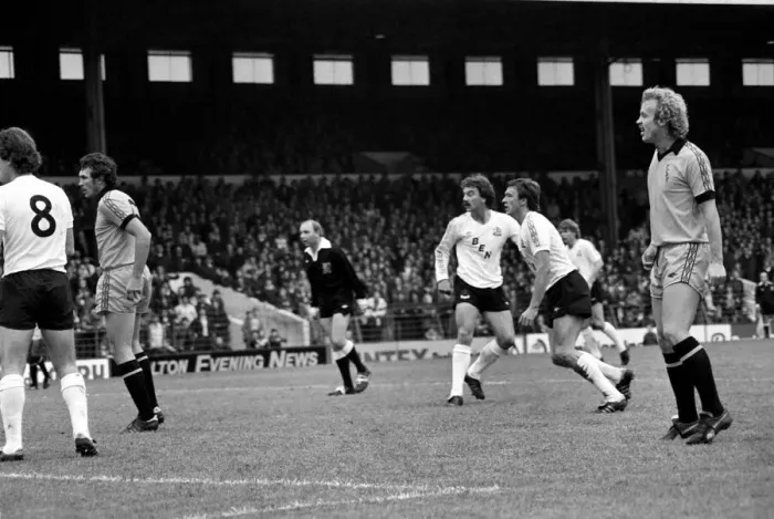 Framed Print : Bolton Wanderers 3 v. Cambridge United 4. Division 2 Football. October 1981 MF04-05-013