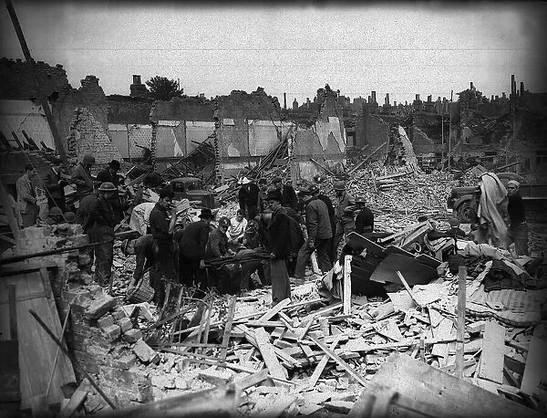 Bomb damage in Deptford during WW2. (19th June)