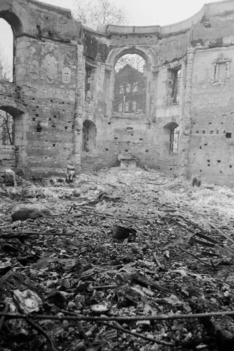 Framed Print : Bomb Damage, St Clement Danes, City of Westminster. 14TH mAY 1941 Framed Print : Bomb Damage, St Clement Danes, City of Westminster. 14TH mAY 1941