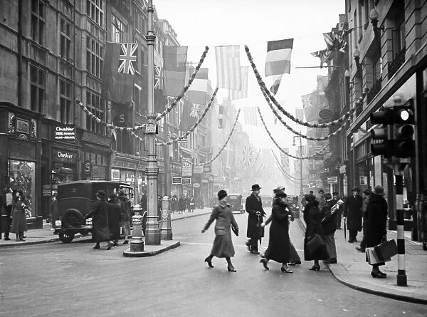 Bond Street, Central London on a busy Friday in November 1934 A variety of