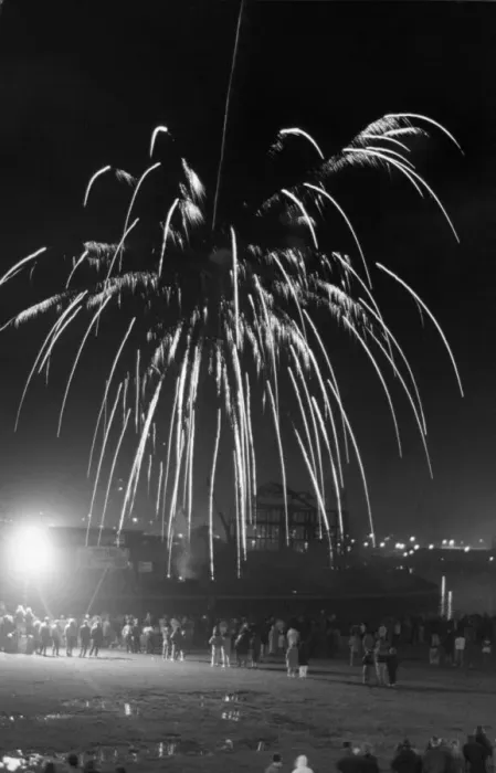 Framed Print : Bonfire night lights up the sky as the fireworks explode over the Tees at the Teesdale Framed Print : Bonfire night lights up the sky as the fireworks explode over the Tees at the Teesdale