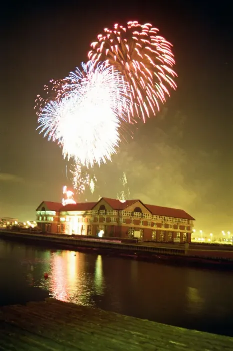 Framed Print : Bonfire Night, Stockton, North Yorkshire, England, 5th November 1992 Framed Print : Bonfire Night, Stockton, North Yorkshire, England, 5th November 1992