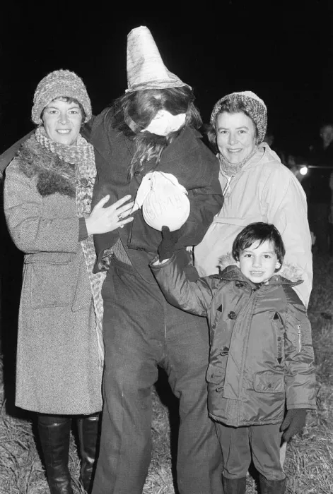 Framed Print : Bonfire Night at Waterloo Meadows park, Reading, Berkshire, November 1980