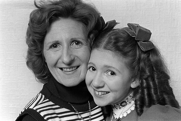 Bonnie Langford aged thirteen with her mother