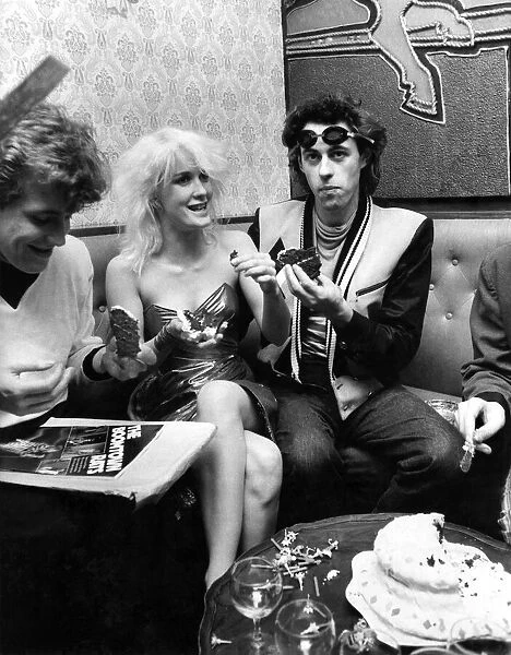 'Boomtown Rats'On Tour: Bob Geldof and Paula Yates eat Birthday cake