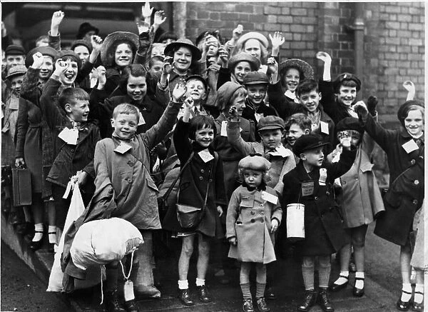 Bound for the country - South Shields Children who are to live in the country under