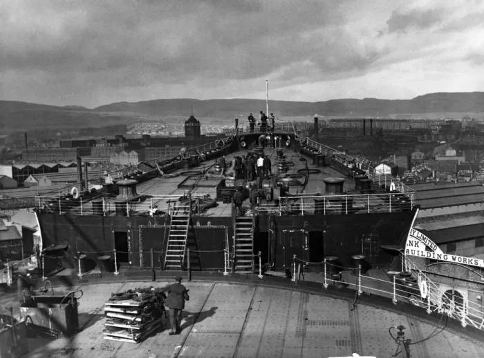 Framed Print : Bow view of the Cunard White Star ocean liner Queen Mary, from the bridge Framed Print : Bow view of the Cunard White Star ocean liner Queen Mary, from the bridge