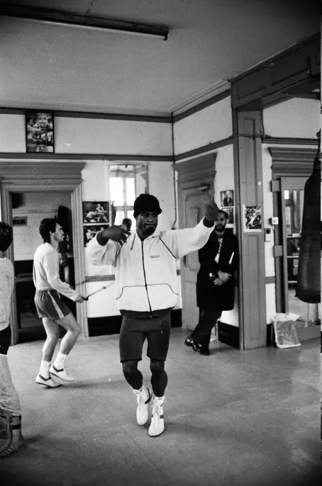 Framed Print : Boxer Errol Christie training for his fight against Mark Kaylor in the Thomas O
