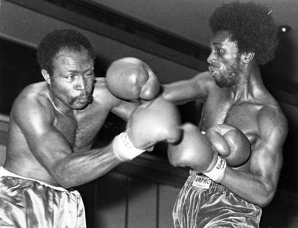 Boxer Glen McEwan (right). January 1982