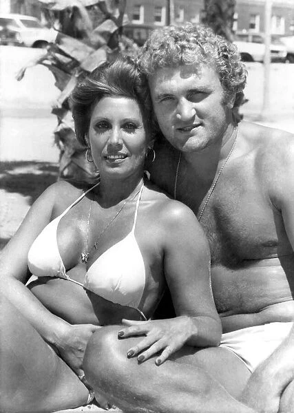 Boxer Joe Bugner and wife. October 1977 P003105