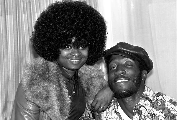 Boxer: Lonnie Bennett and wife Pat. March 1975 75-01354