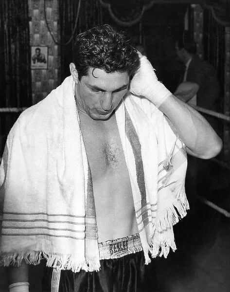 Boxer Mike de John training at Cardiff. Circa 1970 P005754