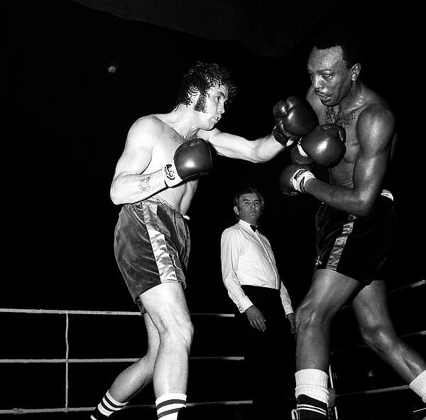 Boxers Chris finnigan v Bob Foster in 1972