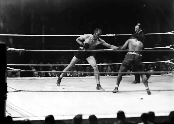 Framed Print : Boxing Billy Wells V Joe Beckett May 1920 Framed Print : Boxing Billy Wells V Joe Beckett May 1920