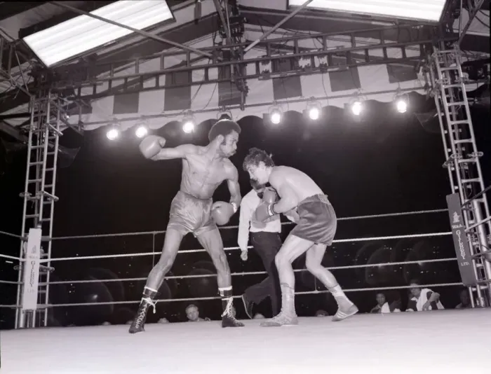 Framed Print : Boxing-Boxing Featherweight champion of the world. Barry McGuigan v Eusebio Pedroza Framed Print : Boxing-Boxing Featherweight champion of the world. Barry McGuigan v Eusebio Pedroza
