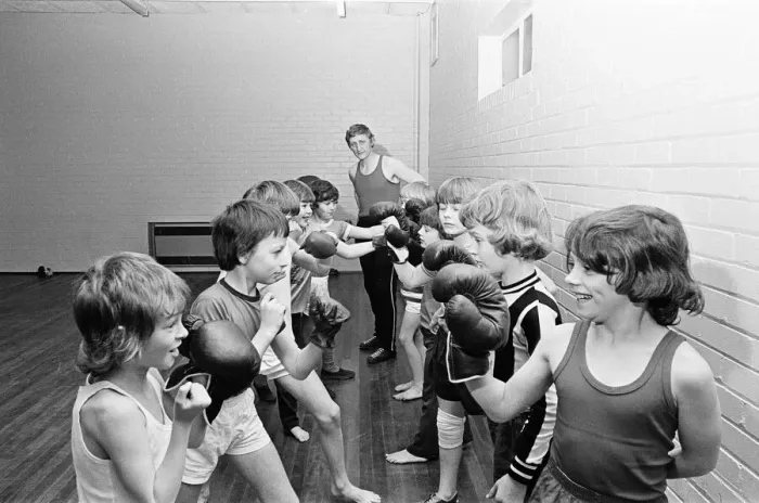 Framed Print : Boxing Club, Teesside, North East England, 1975 Framed Print : Boxing Club, Teesside, North East England, 1975