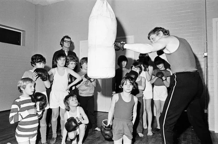 Framed Print : Boxing Club, Teesside, North East England, 1975 Framed Print : Boxing Club, Teesside, North East England, 1975