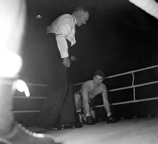 Boxing- Dan Cockwell v Jim Slade December 1951