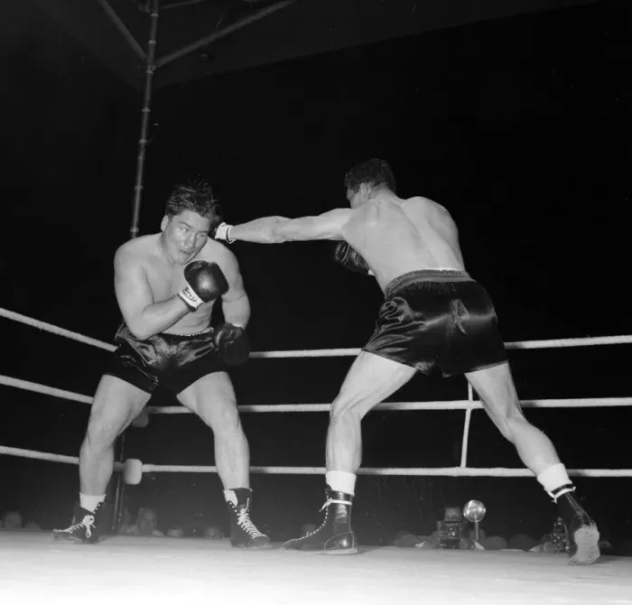 Framed Print : Boxing Don Cockell British and European Heavyweight Champion beats American Harry Mathews Framed Print : Boxing Don Cockell British and European Heavyweight Champion beats American Harry Mathews