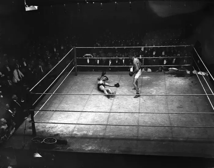 Framed Print : Boxing Higgins v Herman July 1921 Higgins knocked out Framed Print : Boxing Higgins v Herman July 1921 Higgins knocked out