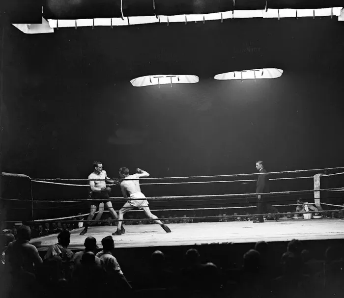 Framed Print : Boxing Kid Lewis v Johnny Basham at Albert Hall Oct 1921 Framed Print : Boxing Kid Lewis v Johnny Basham at Albert Hall Oct 1921