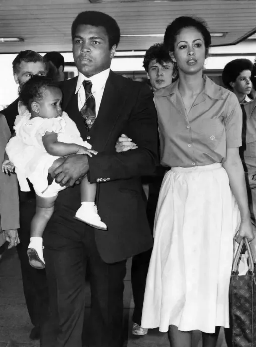 Framed Print : Boxing King Muhammad Ali arrives in Britain - and finds his famous shuffle too slow to Framed Print : Boxing King Muhammad Ali arrives in Britain - and finds his famous shuffle too slow to