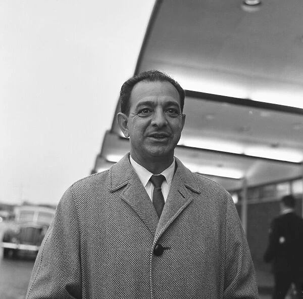 Boxing manager Angelo Dundee seen here arriving at Manchester Ringway Airport 24th