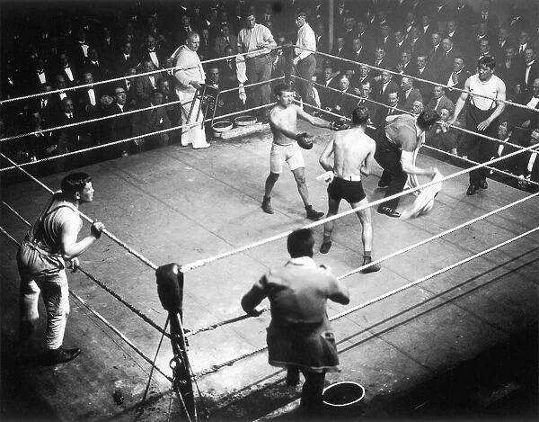 Boxing match Jim Driscoll v. Charles Ledoux. National Sporting Club, Covent Garden