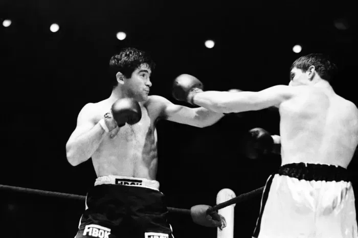 Framed Print : Boxing match between Jimmy Tibbs (white shorts) v Franco Macchia