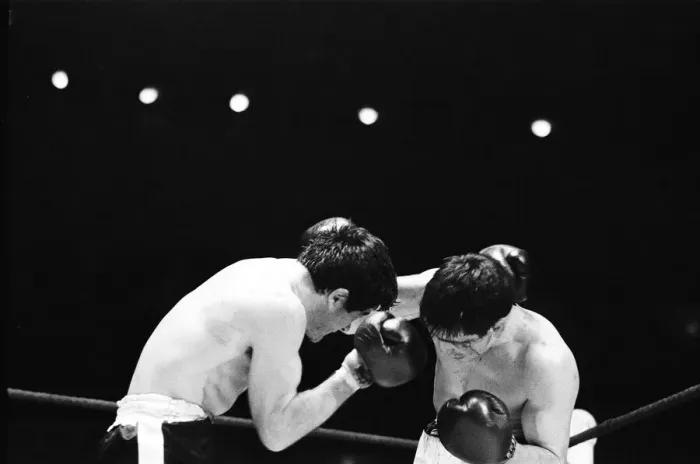 Framed Print : Boxing match between Jimmy Tibbs (white shorts) v Franco Macchia