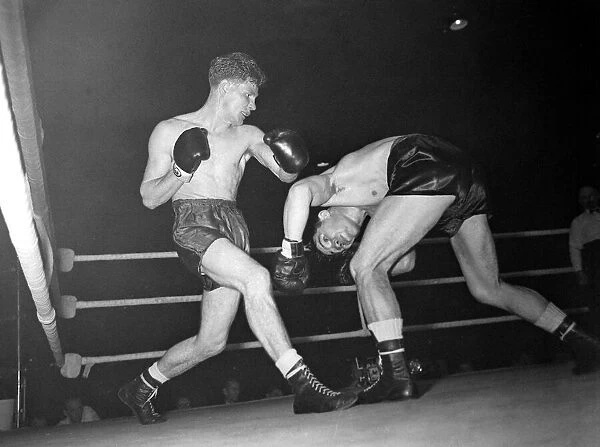 Boxing- P Clavell v Wally Thom December 1951