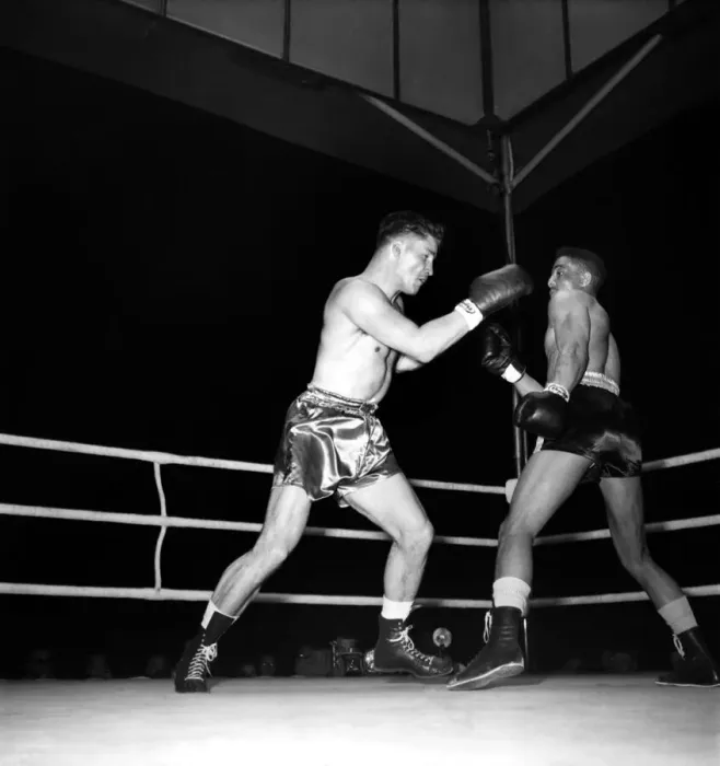 Framed Print : Boxing. Ralph Turpin v. Don Cockell. June 1952 C2915-006 Framed Print : Boxing. Ralph Turpin v. Don Cockell. June 1952 C2915-006