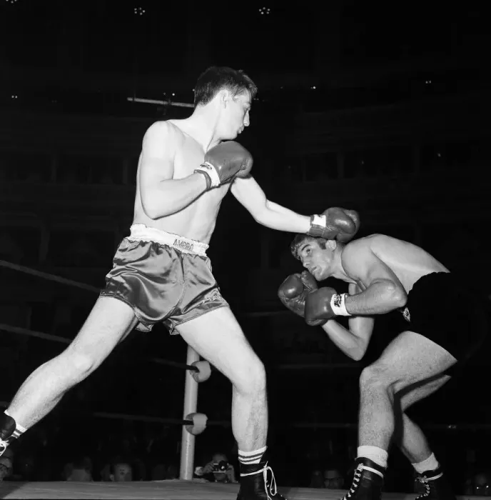 Framed Print : Boxing at The Royal Albert Hall. Liverpools Pat Dwyer (left) and Mark Rowe of London