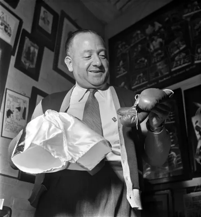 Framed Print : Boxing trainer Jack Solomans owner of the gym where Champion heavy weight Jack Gardner Framed Print : Boxing trainer Jack Solomans owner of the gym where Champion heavy weight Jack Gardner