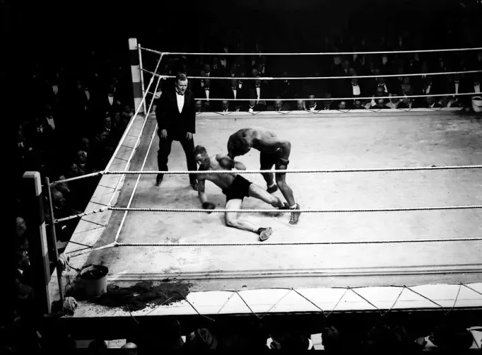 Framed Print : Boxing Wells V Beckett May 1920 Framed Print : Boxing Wells V Beckett May 1920