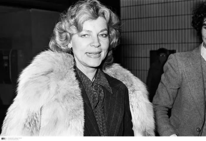 Framed Print : BPM MEDIA FILER Lauren Bacall arrives in Birmingham to to promote her new Framed Print : BPM MEDIA FILER Lauren Bacall arrives in Birmingham to to promote her new