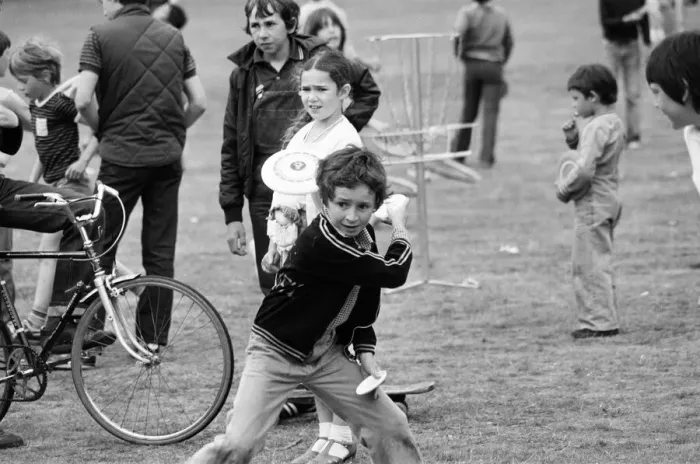 Framed Print : Bracknell Frisbee Festival, Berkshire, June 1980 Framed Print : Bracknell Frisbee Festival, Berkshire, June 1980