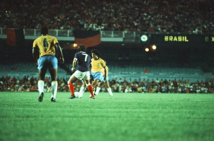 Framed Print : Brazil 1-0 Scotland, 1972 Brazil Independence Cup, final stage Framed Print : Brazil 1-0 Scotland, 1972 Brazil Independence Cup, final stage