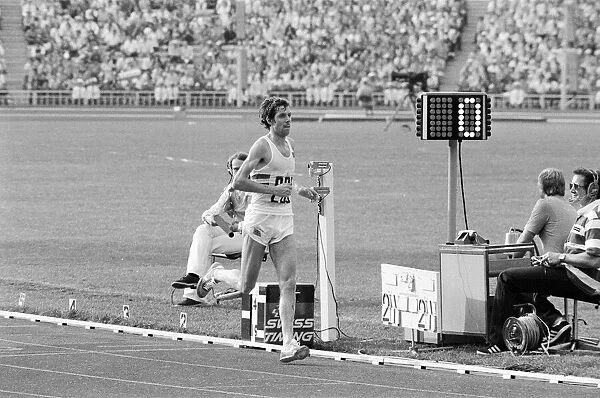 Brendan Foster competes in Mens 10, 000 metres event at the 1980 Summer Olympics in