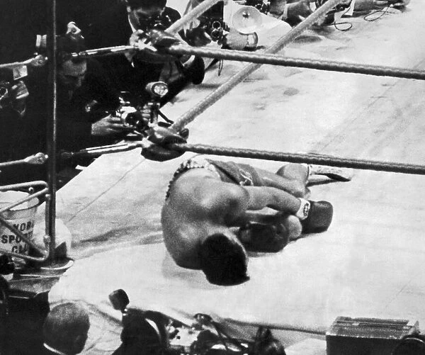 Brian London, Boxing British Heavyweight Boxer lays on the canvas at Earls Court after