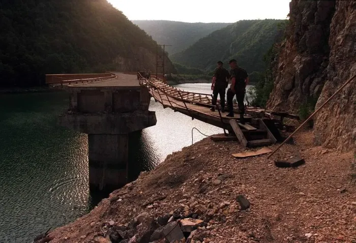 Framed Print : Bridge near Mrkonjic grad blown up by Nato - being reparied by British Troops