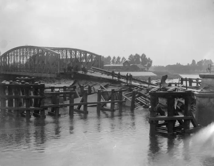 Framed Print : The bridge at Termonde blown up by the Belgian army to slow Framed Print : The bridge at Termonde blown up by the Belgian army to slow