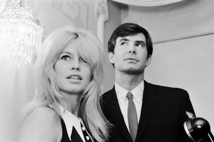Framed Print : Brigitte Bardot (30) & Antony Perkins (31) pictured during photocall press conference Framed Print : Brigitte Bardot (30) & Antony Perkins (31) pictured during photocall press conference