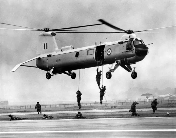 Framed Print : A Bristol 192 Belvedere twin engine RAF helicopter (Westland Belvedere)