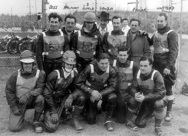 The Bristol Bulldog dirt-track speedway team in the 1950 s