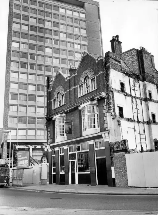 Framed Print : Bristol Garricks Head pub centre shortly before demolition 1975 with modern tower block Framed Print : Bristol Garricks Head pub centre shortly before demolition 1975 with modern tower block