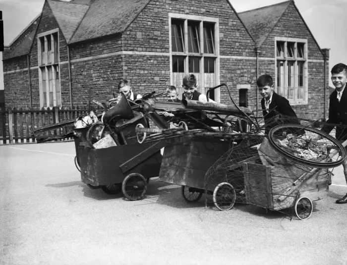 Framed Print : Bristol schoolchildren seen here collecting scrap metal during the Second World War Framed Print : Bristol schoolchildren seen here collecting scrap metal during the Second World War
