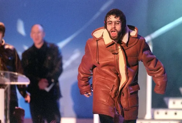 Framed Print : The Brit Awards February 1996 Best British Group : Oasis Best British Video